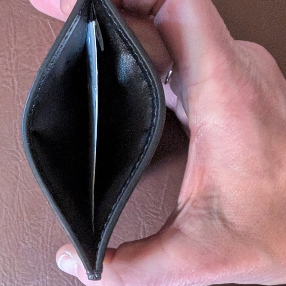 Kate Spade Elegant Black Card Holder - Picture 5 of 6